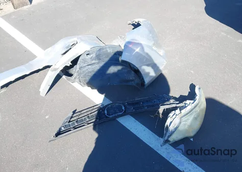 2012 Toyota Camry Xle z USA, uszkodzony, nr VIN 4T4BF1FK6CR211112